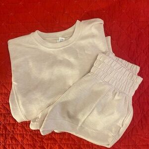 Yogalicious Soft Cream Pullover and Shorts Set